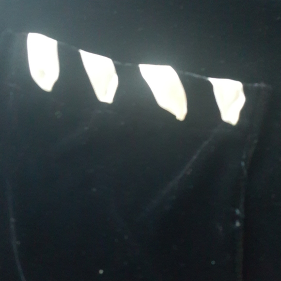 Angel Pie. Velvet top. Ribbon & button. Lg. - Picture 7 of 9